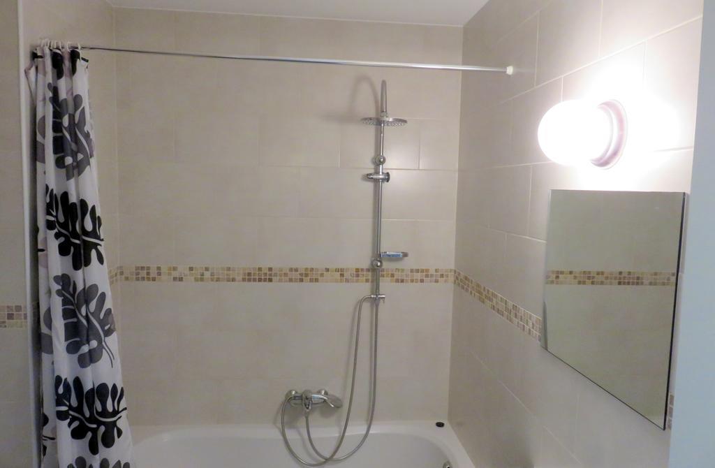 Brussels Louise Studio Apartment Bilik gambar